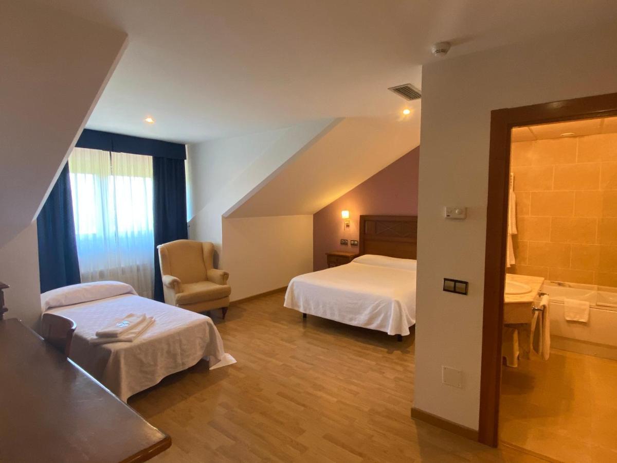 Hotel Cristina Noreña Exteriör bild