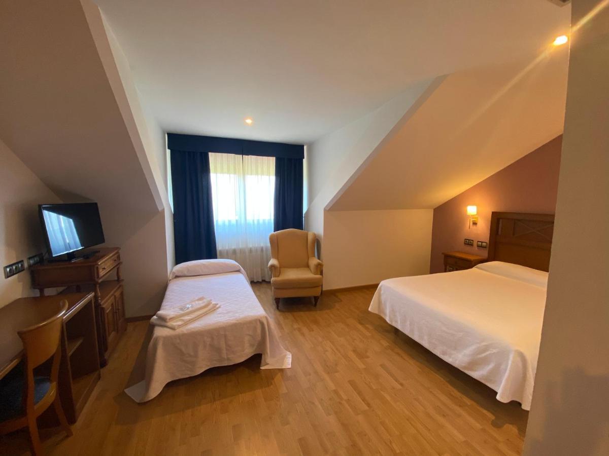 Hotel Cristina Noreña Exteriör bild