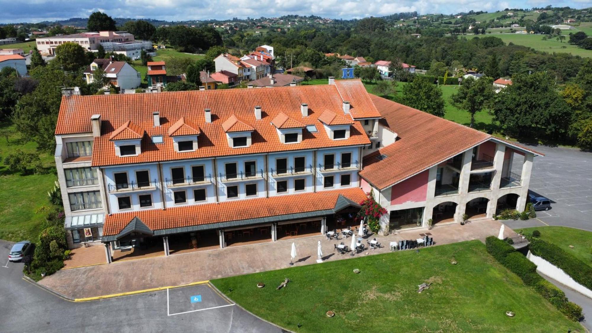 Hotel Cristina Noreña Exteriör bild