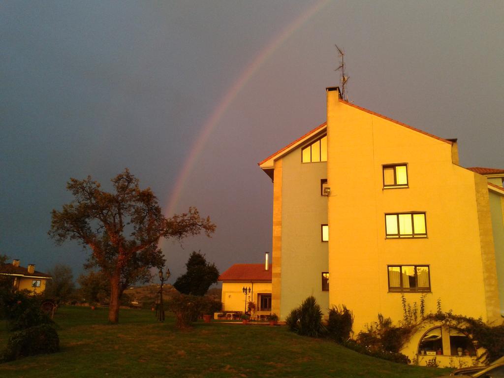 Hotel Cristina Noreña Exteriör bild