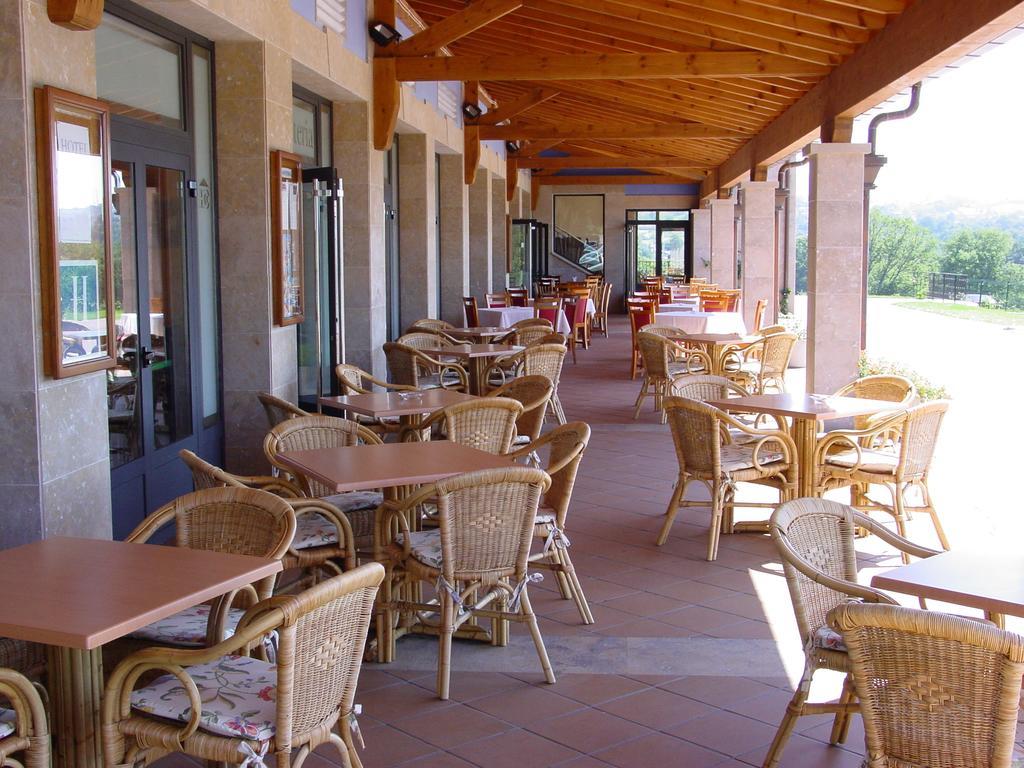Hotel Cristina Noreña Exteriör bild